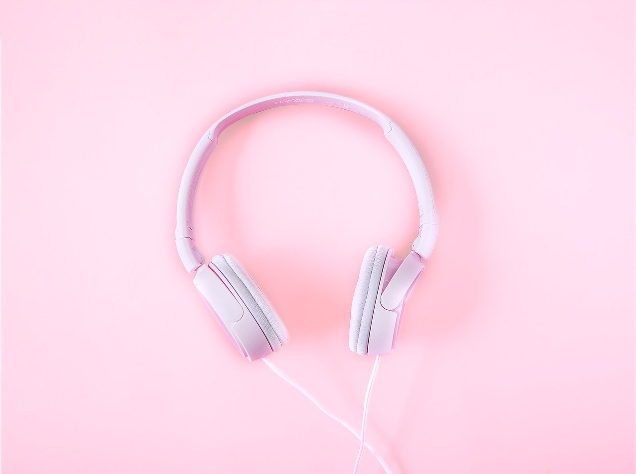 Muzyka a koncentracja: jak dźwięki mogą pomóc nam skupić się na zadaniu?